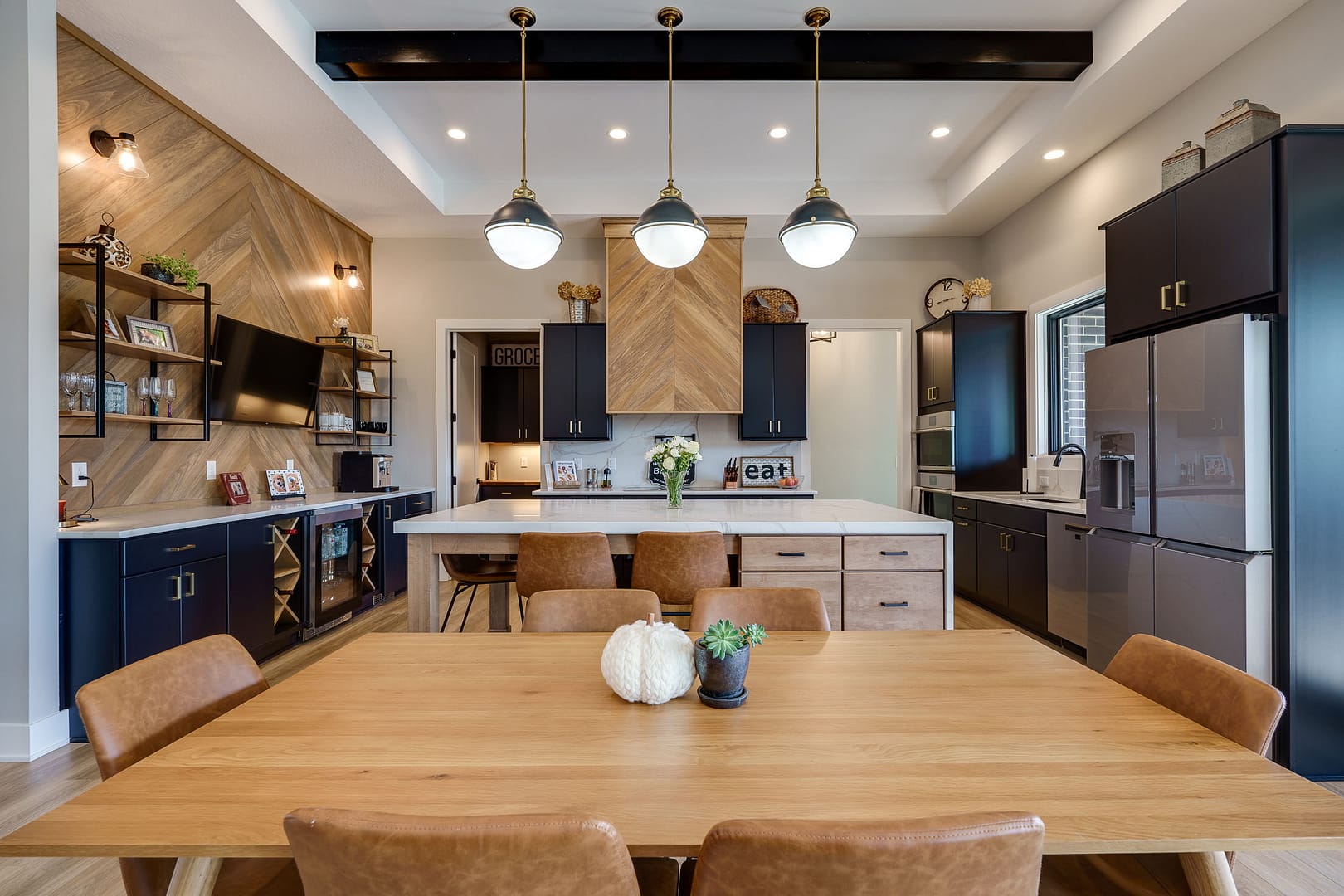 10 Questions to Ask Before Hiring a Custom Home Builder - Luxury custom home kitchen in Lebanon, Ohio 10 Questions to Ask Before Hiring a Custom Home Builder - Luxury custom home kitchen in Lebanon, Ohio
